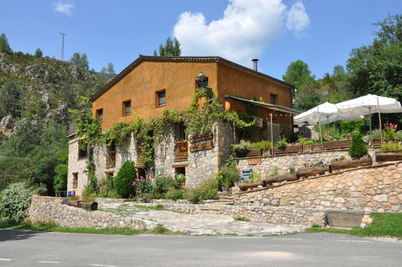 Отель Casa Rural Moli De Fornols Экстерьер фото