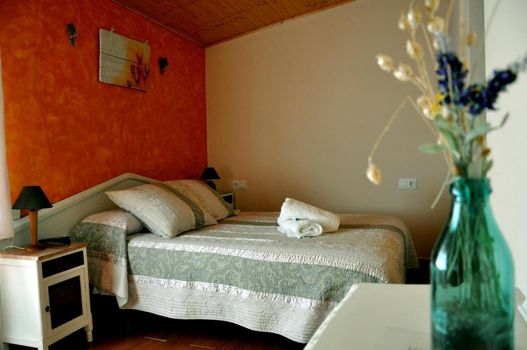 Отель Casa Rural Moli De Fornols Экстерьер фото