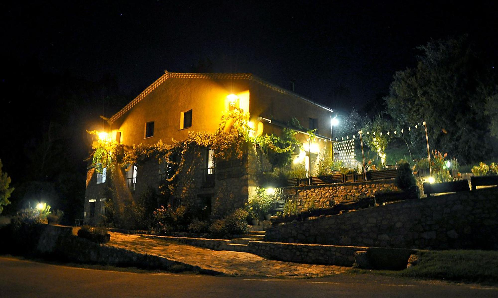 Отель Casa Rural Moli De Fornols Экстерьер фото