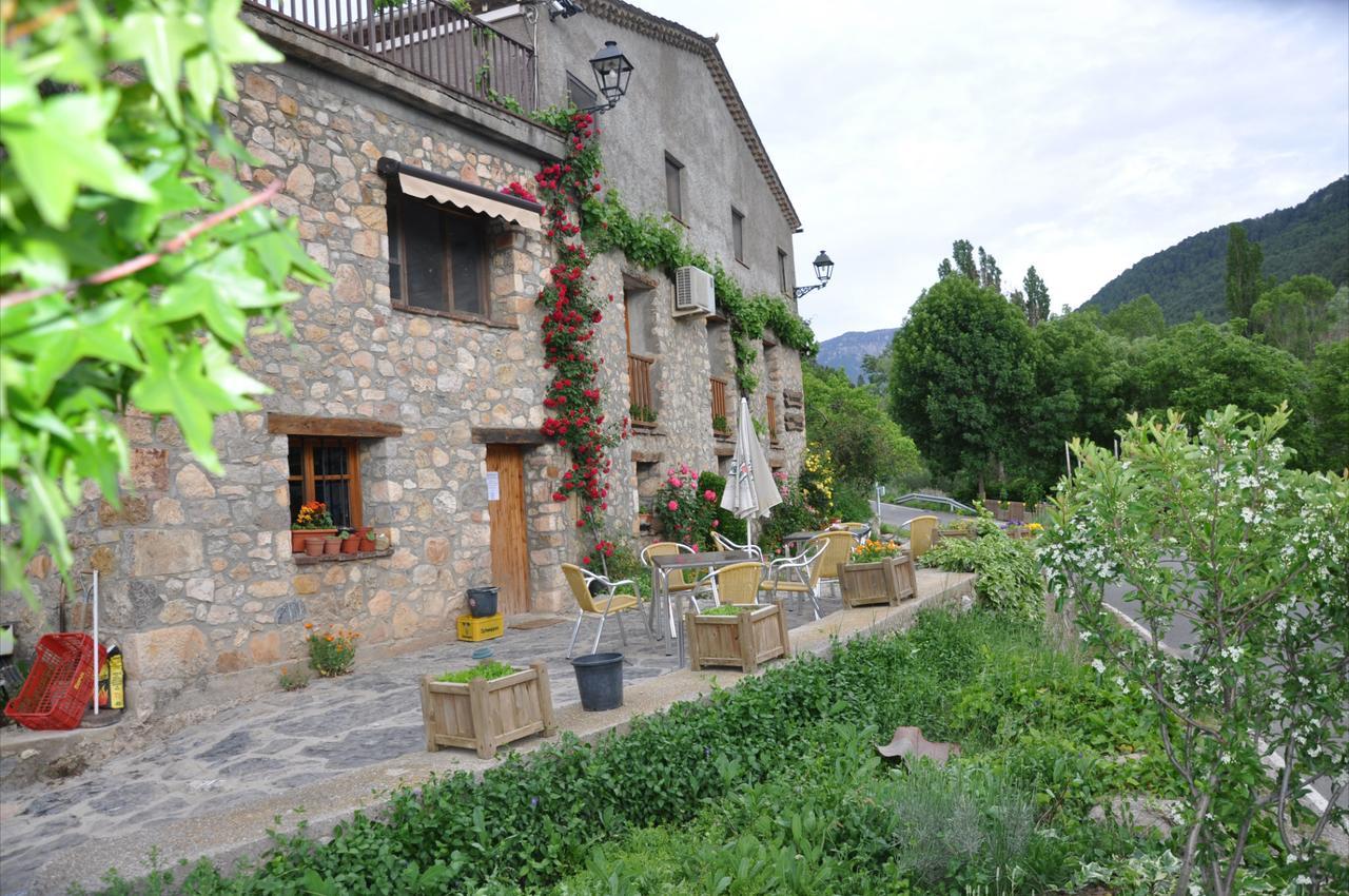 Отель Casa Rural Moli De Fornols Экстерьер фото