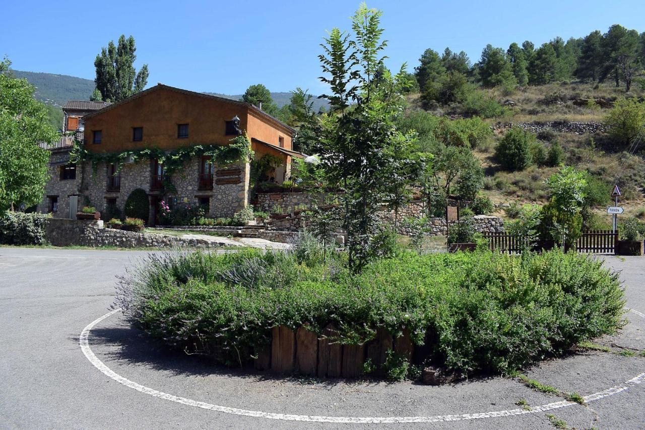 Отель Casa Rural Moli De Fornols Экстерьер фото